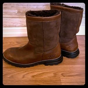 Brown ugg boots size 8